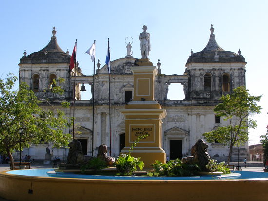 Basilica de la Asuncion. Recht heruntergekommen, gell?
