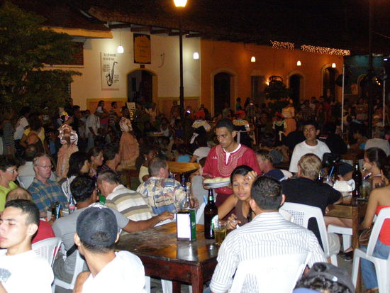 Abends, halb 10 in Granada.