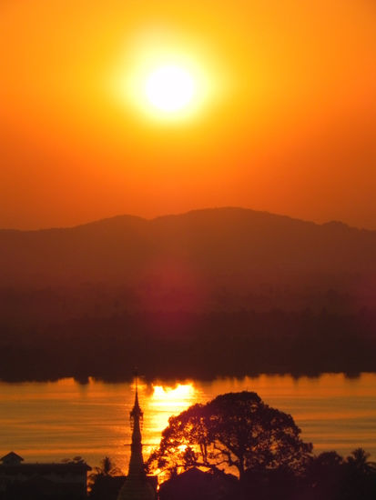 Sonnenuntergang des Tages, nochmal über dem Thanlwin