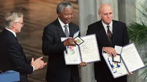 Mandela und de Klerk erhielten im Jahr 1993 verdientermaßen den Friedensnobelpreis.