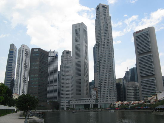 Singapurs Skiline vom North Boat Quay