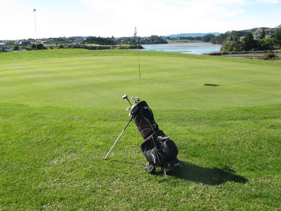 Auf dem Golfplatz in "Raglan"