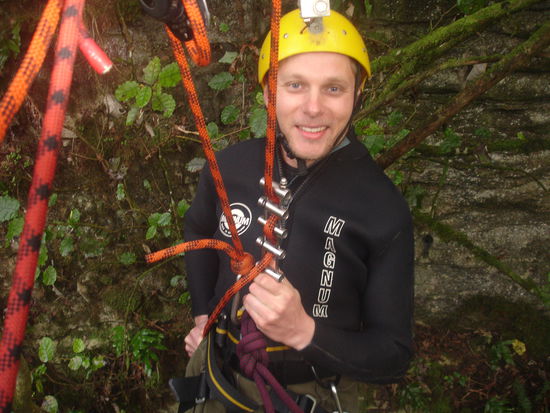 Und schon geht es 27 m in die Tiefe.