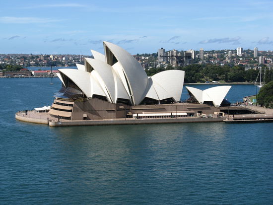 Sydney Opera House von der Harbour Bridge aus gesehen