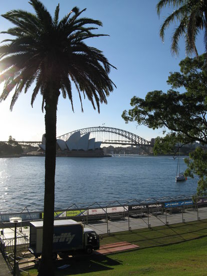 Sydney Opera und Harbour Bridge vom Botanic Garden aus