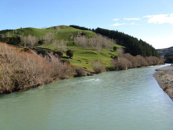 Auf dem Weg zum "Lake Tekapo" scheint noch die Sonne.