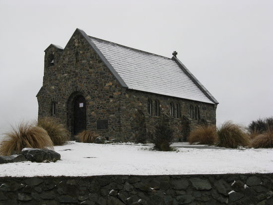 Die "Church of the Good Shepherd" im Schnee.