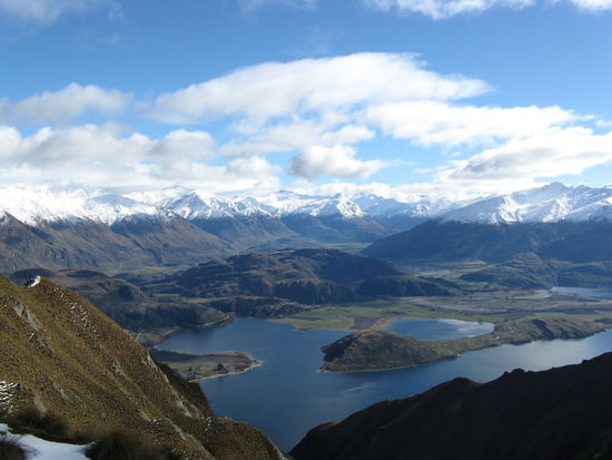 Aussicht auf dem Weg zum Gipfel des "Mt Roy" auf den "Mt. Aspiring National Park".