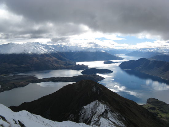Auf dem Gipfel des "Mt. Roy". Unten der "Lake Wanaka".