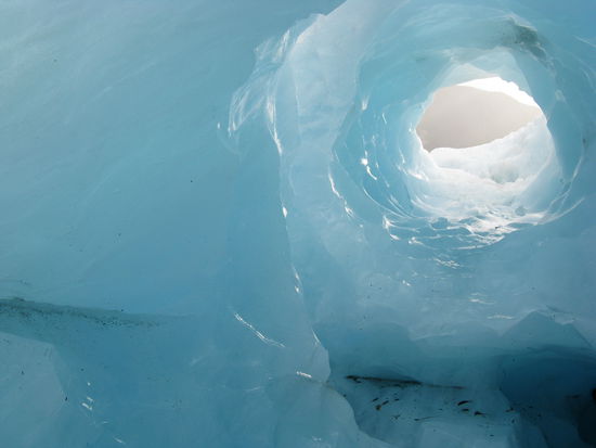 Eine von vielen Eishoehlen am "Fox Glacier".