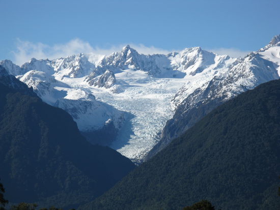 Der "Fox Glacier" in seiner ganzen Pracht. Aufgenommen am Parkplatz zum "Gillespies Beach".