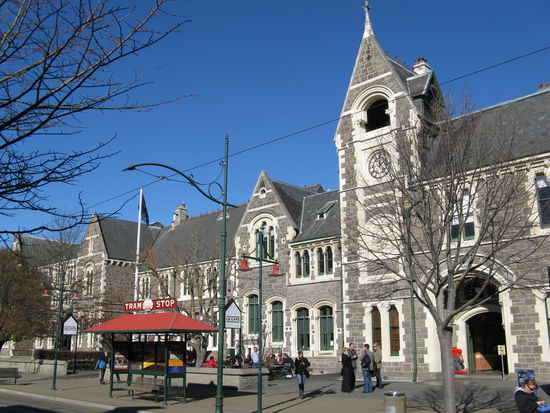In diesem herrlichen Gebaeude befindet sich das "Art Centre" von "Christchurch".