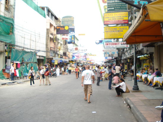 Die Khaosan Road... Backpackermeile gleich um die Ecke