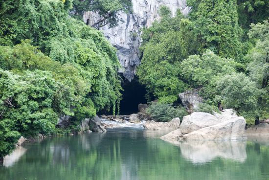 Da geht’s rein und dann mit dem Boot weiter.