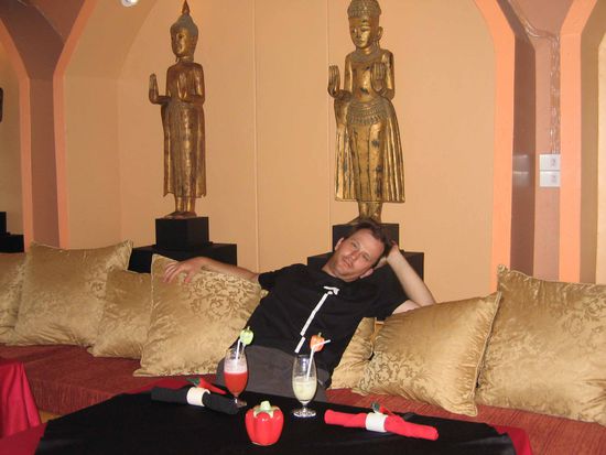 Mirko nach einem Marktbesuch.