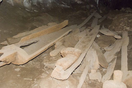 … um die Särge zu sehen. Die Bewohner haben sich ein gemütlicheres Plätzchen gesucht.