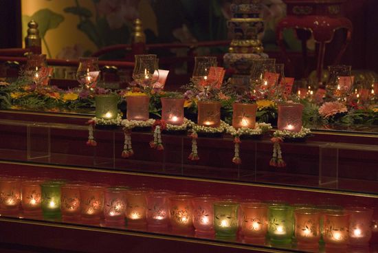 Und nochmals neben dem Hindu-Tempel ein buddhistischer Tempel.