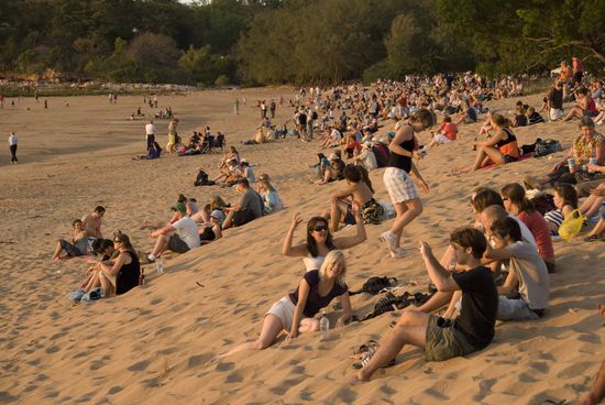 Es folgen die Massen.