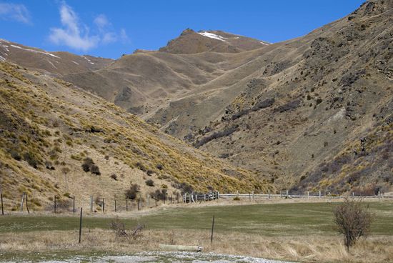 Zwischen Queenstown und Wanaka. Wie schon erwähnt, hatten wir heute wieder mal eine tolle Landschaft um uns herum.