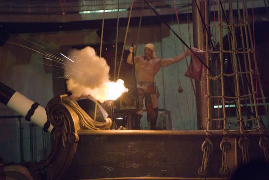 Hotel „Treasure Island“ mit seiner täglichen kostenlosen Abendvorführung.