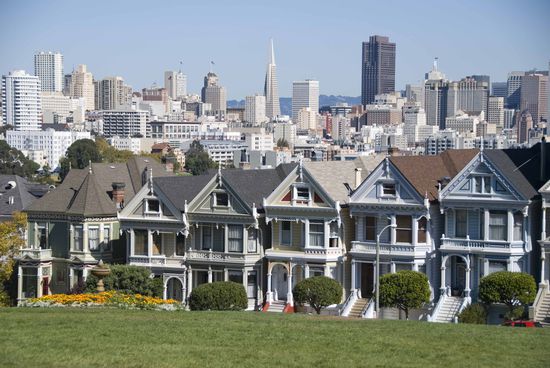 „Painted Ladies“ am Alamo Square, ehemalige Spielhöllen und Bordelle.