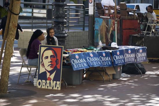 Wieder zurück in der Gegenwart: Wahlkampf in den USA. Na, wer hat gewonnen?
