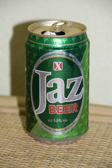 Malaysia: Jaz Beer aus Malaysia, 0,40 Euro für 0,32 Liter-Dose. 5,5% vol. alc. Note 2,7.