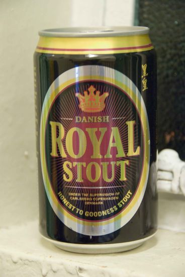 Malaysia: Royal Stout Beer aus Dänemark, gehört zur Carlsberg-Gruppe. 1,20 Euro für 0,32 Liter-Dose, 8,0% alc./vol., Note 5, hat mir überhaupt nicht geschmeckt, schmeckt malzig, Karamalz ist mir da aber lieber.