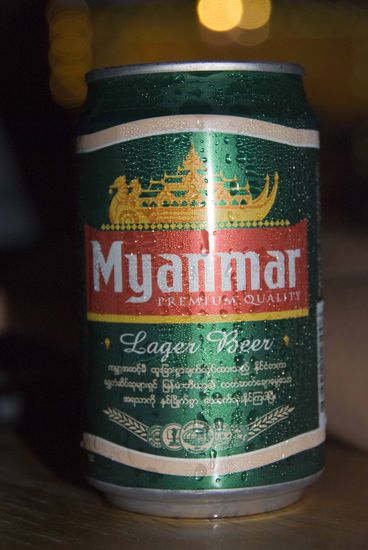 Malaysia: Myanmar Beer aus Myanmar. Nach Myanmar hatten wir ursprünglich geplant hinzureisen. Nun kommt halt das Bier zu uns. 1,20 Euro für 0,33 Liter-Dose, 5,0% alc./vol., Note 2,8