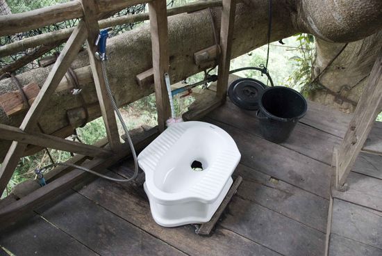 Laos, Gibbon Experience, Baumhaus-Klo in 25 Meter Höhe. Sehr außergewöhnlich, hat man nicht oft.