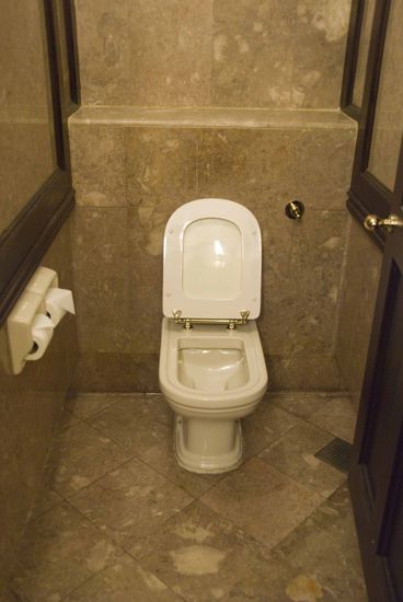 Singapur, 5 Sterne Klo im berühmten Raffles-Hotel.