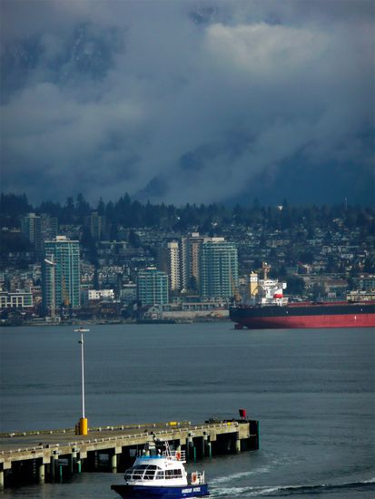 Aussicht auf North Vancouver von der Waterfront