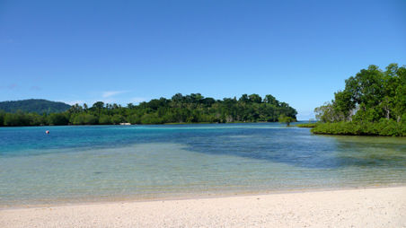 Glasklares Wasser (nicht kalt)