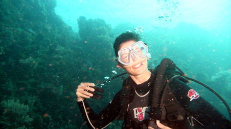 Gitti bein ersten FUN-Dive