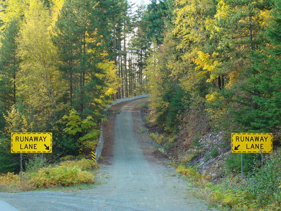 Damit auch ja kein Lastwagen zu schnell den Berg runter fährt.