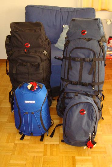 Aus diesen Rucksäcken werden wir in den nächsten Monaten leben.