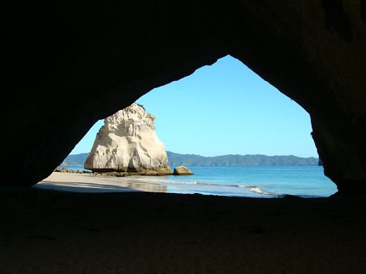 „Cathedral Cove“ wie auf der Postkarte 