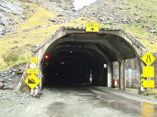 „Homer Tunnel“, die einzige Strasse nach Milford Sound