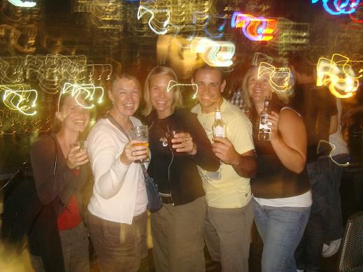 Madita, Joanne, Maria, Danny and Michelle
Abgelichtet von einer nicht mehr ganz nüchternen Dame