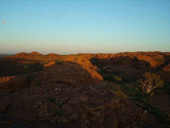 Und färbt alles in ein wunderschönes orangerot.