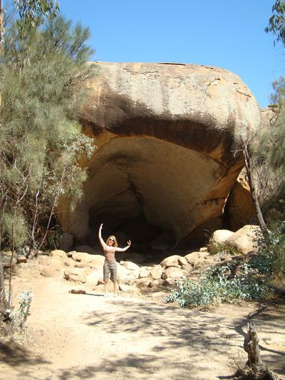 Wenn man’s weiss, sieht man den Nilpferdmund.