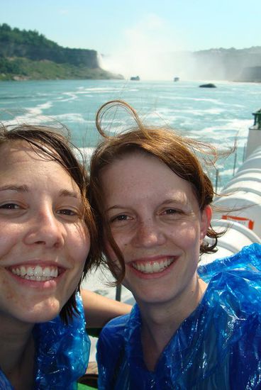 Mit dem Boot unterwegs zu den Niagarafällen