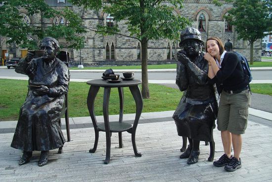 Kaffeekränzchen neben dem Parlament von Ottawa