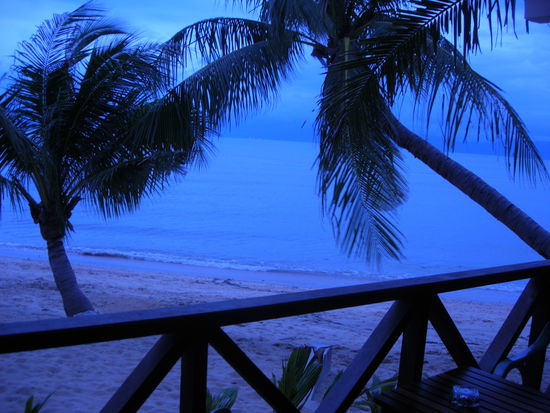 Abendlicher Blick von unserer Terasse aufs Meer...