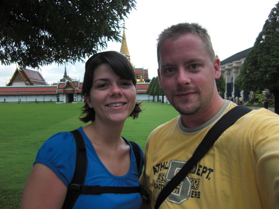 Auf dem Gelaende des Koenigspalastes. Wegen eines Gewitters waren wir leider zu spaet dort um ihn von innen zu besichtigen, das holen wir am Ende nach.