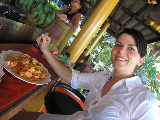 Auch das angekuendigte leckere Essen fand in Form von Garnelen in pikantem Gemuese statt... 