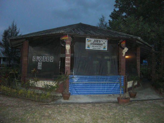 Geschlossen bis 30.09.09 - wir reisen leider an genau diesem Tag wieder von hier ab Richtung Khao Sok.