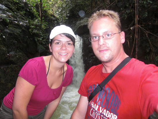 Pause an einem Wasserfall