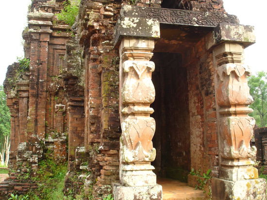 Die raetselhaften Ruinen von My Son. Auch ohne Sonnenaufgang schoen.