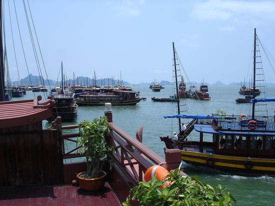 Bei Ha Long Stadt. Die letzten Sekunden aufsaugen.